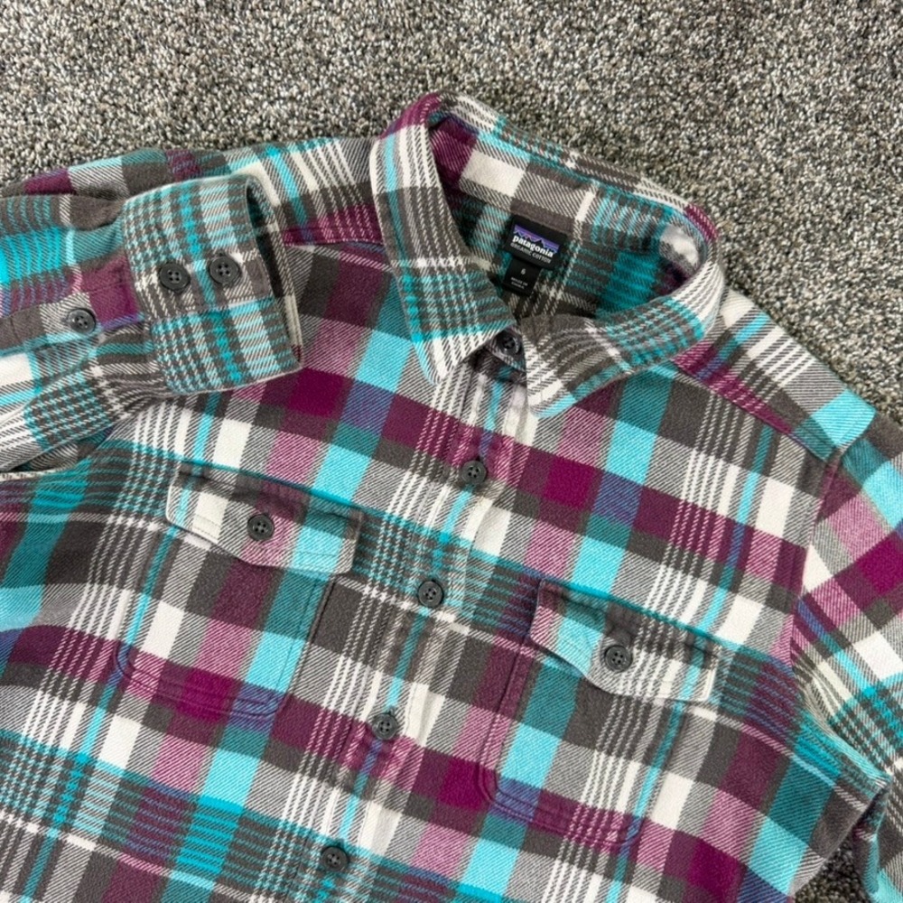 Patagonia Long Sleeved Fjord Flannel Shirt Womens 6 Teal Purple Plaid 53915